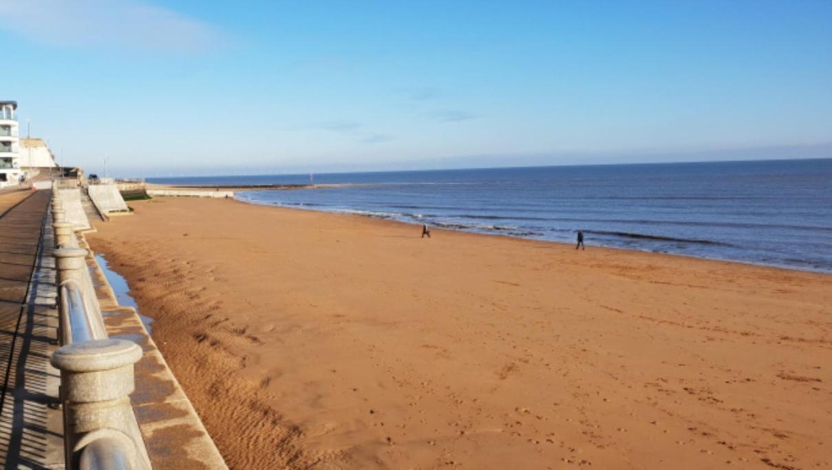 Vitamin Sea Beachfront Apartment Ramsgate - Sleeps 4 Екстериор снимка